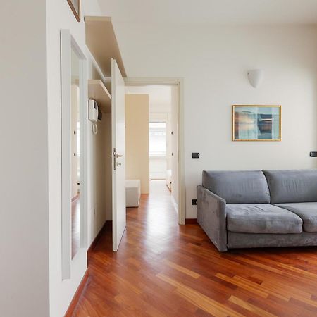 Bright & Comfy Apartment With Parking Милан Экстерьер фото