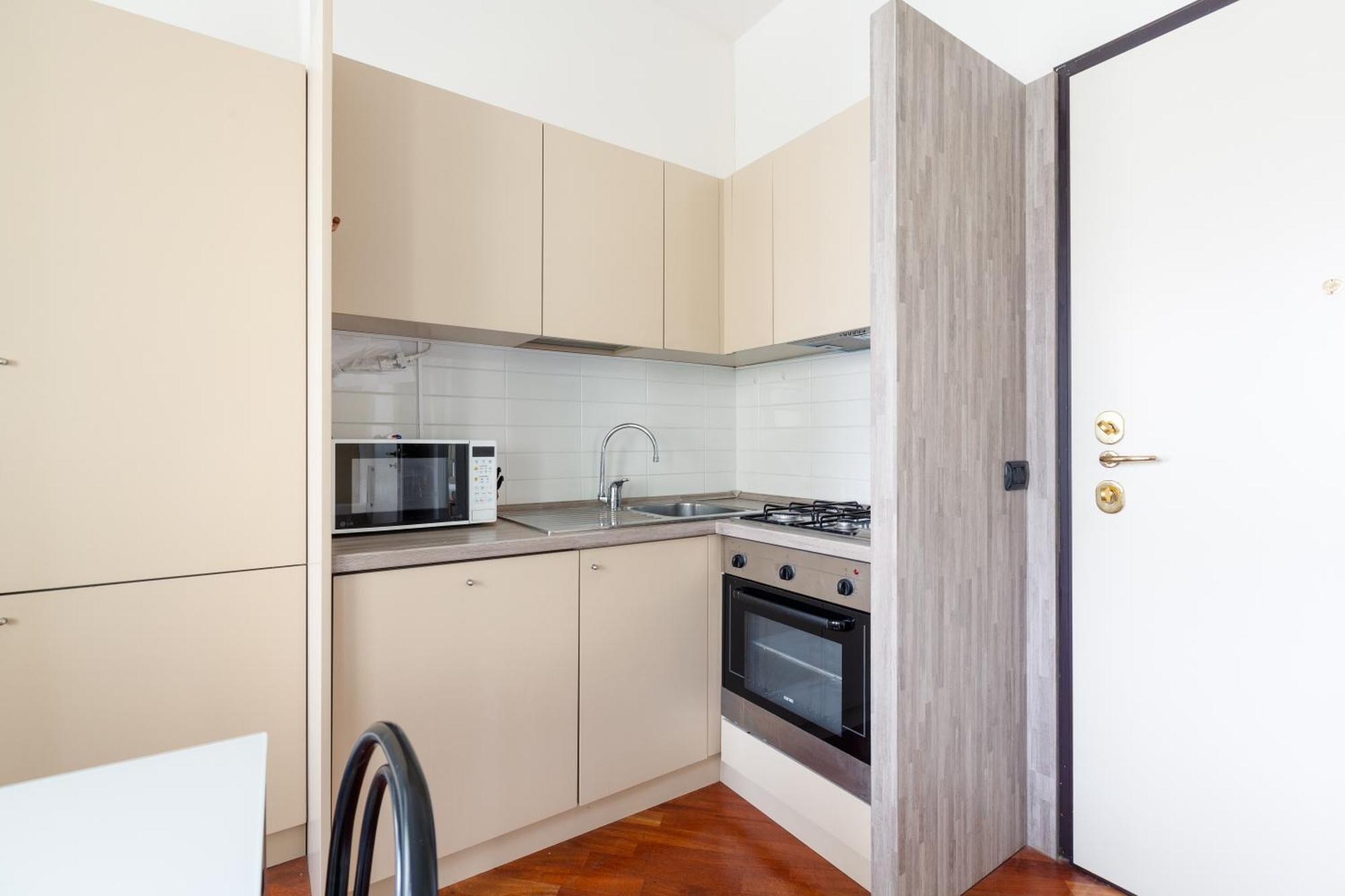 Bright & Comfy Apartment With Parking Милан Экстерьер фото