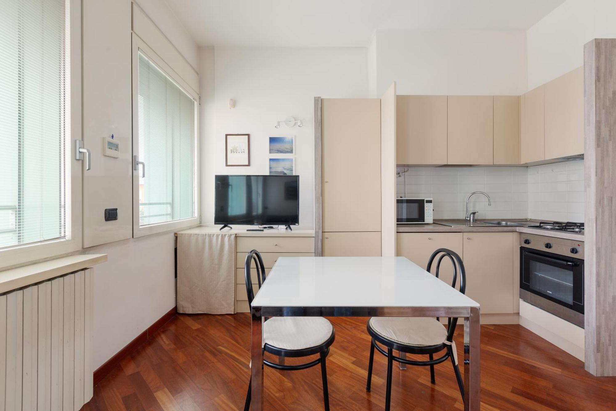 Bright & Comfy Apartment With Parking Милан Экстерьер фото